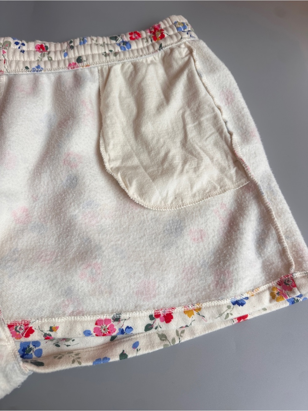 GAP Heritage Floral Logo Sweat Shorts White Multicolor Drawstring Fleece XL - Picture 8 of 12